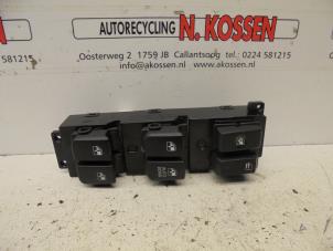 Gebruikte Ruit schakelaar elektrisch Hyundai Santafe Prijs op aanvraag aangeboden door N Kossen Autorecycling BV