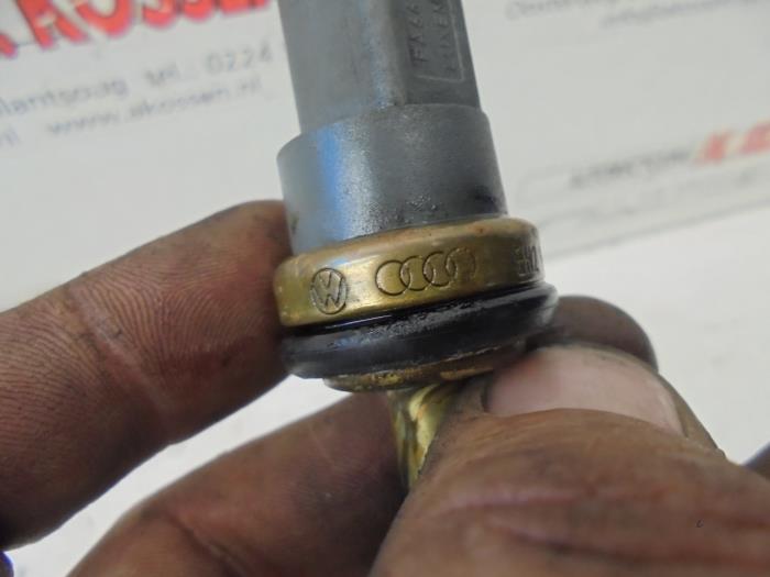 Temperatuursensor Motor van een Volkswagen Transporter 2011
