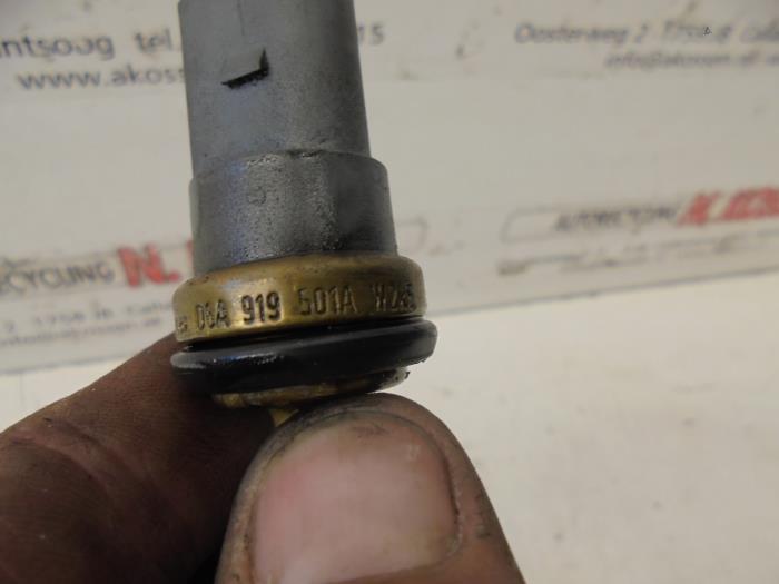 Temperatuursensor Motor van een Volkswagen Transporter 2011