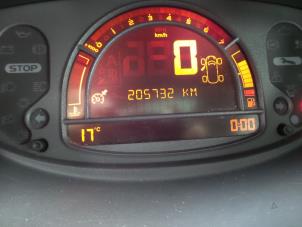 Gebruikte Cockpit Renault Modus/Grand Modus (JP) 1.6 16V Prijs op aanvraag aangeboden door N Kossen Autorecycling BV