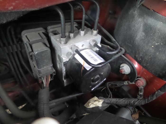 Gebruikte ABS Pomp Dodge Avenger Prijs op aanvraag aangeboden door N Kossen Autorecycling BV