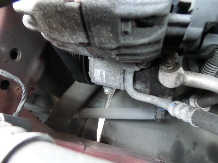 Gebruikte Aircopomp Dodge Avenger Prijs op aanvraag aangeboden door N Kossen Autorecycling BV