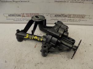 Gebruikte Oliepomp Renault Master II (JD) 2.5 dCi 16V 100 Prijs op aanvraag aangeboden door N Kossen Autorecycling BV
