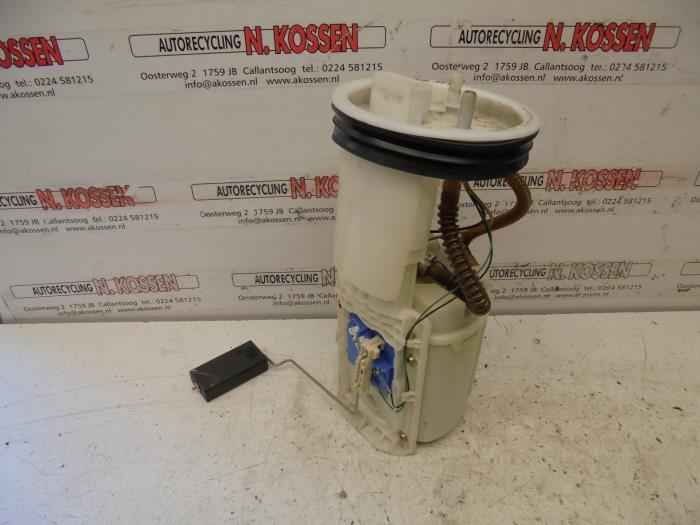 Gebruikte Tank element Pomp Volkswagen Passat (3B3) 2.3 V5 20V Prijs op aanvraag aangeboden door N Kossen Autorecycling BV
