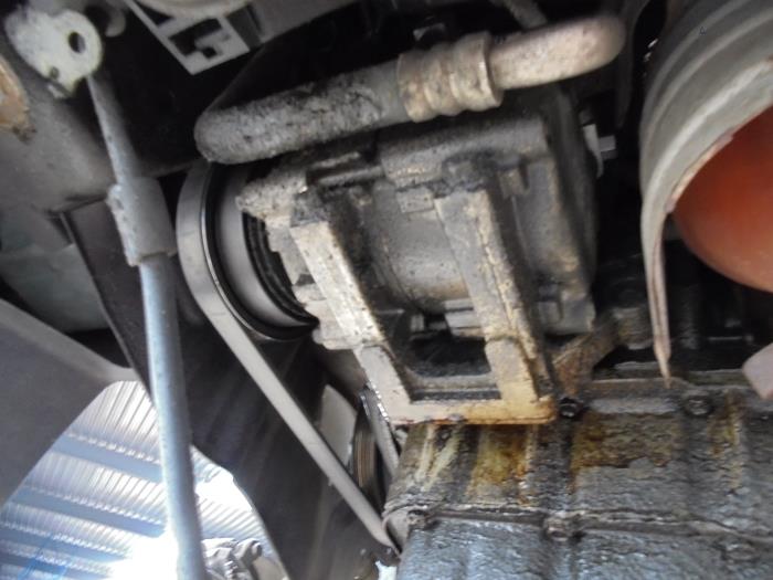 Gebruikte Aircopomp Hyundai Sonata 2.0i 16V Prijs op aanvraag aangeboden door N Kossen Autorecycling BV