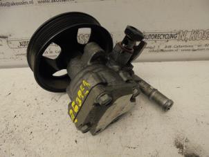 Gebruikte Pomp Servo Hyundai H300 Prijs op aanvraag aangeboden door N Kossen Autorecycling BV