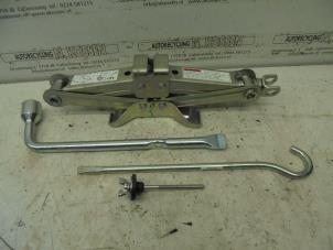 Gebruikte Krik Suzuki Alto Prijs op aanvraag aangeboden door N Kossen Autorecycling BV