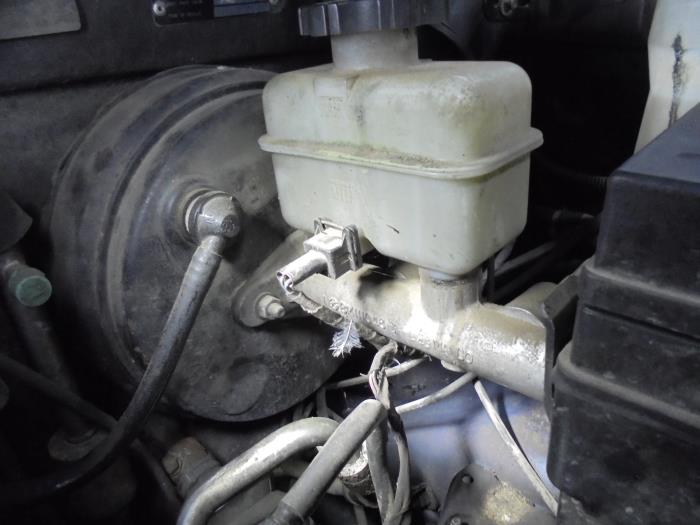 Rembekrachtiger van een SsangYong Rexton 2.7 Xdi RX/RJ 270 16V 2004