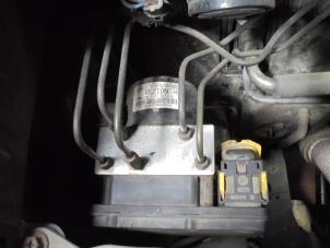 Gebruikte ABS Pomp Ssang Yong Rexton 2.7 Xdi RX/RJ 270 16V Prijs op aanvraag aangeboden door N Kossen Autorecycling BV