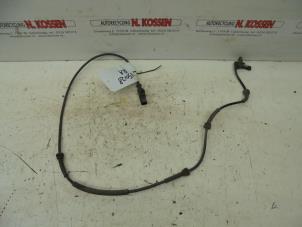 Gebruikte ABS Sensor Landrover Discovery III (LAA/TAA) 2.7 TD V6 Prijs op aanvraag aangeboden door N Kossen Autorecycling BV