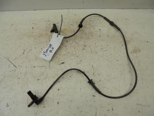 Gebruikte ABS Sensor Landrover Discovery III (LAA/TAA) 2.7 TD V6 Prijs op aanvraag aangeboden door N Kossen Autorecycling BV