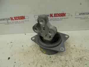 Gebruikte Motorsteun Opel Vectra Prijs op aanvraag aangeboden door N Kossen Autorecycling BV