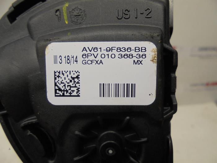 Gaspedaal van een Ford C-Max (DXA) 1.6 TDCi 16V Van 2014