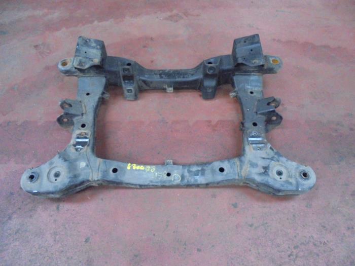 Gebruikte Subframe Hyundai H300 Prijs op aanvraag aangeboden door N Kossen Autorecycling BV