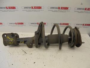 Gebruikte Mac Phersonpoot rechts-voor Hyundai H300 Prijs op aanvraag aangeboden door N Kossen Autorecycling BV