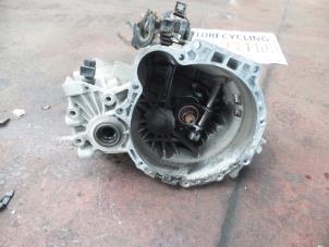 Gebruikte Versnellingsbak Hyundai Matrix 1.6 16V Prijs op aanvraag aangeboden door N Kossen Autorecycling BV