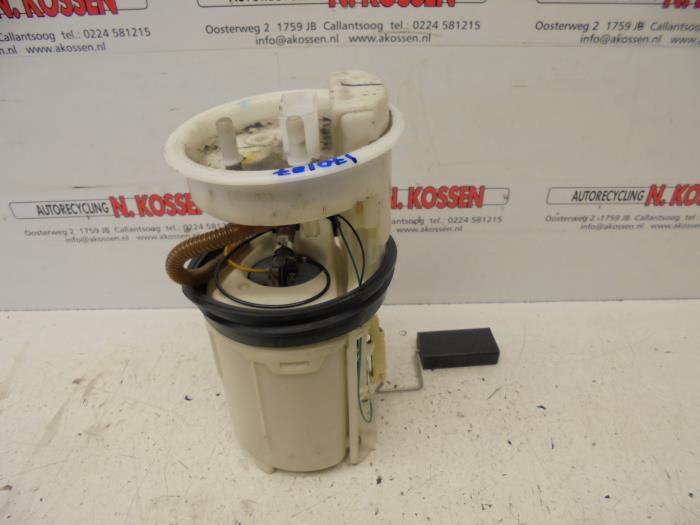 Gebruikte Benzinepomp Volkswagen Golf IV (1J1) 1.4 16V Prijs op aanvraag aangeboden door N Kossen Autorecycling BV