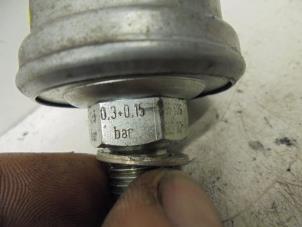 Oliedruk sensor van een Porsche 911 2004