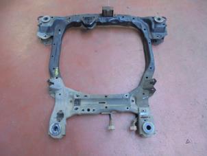 Gebruikte Subframe Hyundai Santafe Prijs op aanvraag aangeboden door N Kossen Autorecycling BV