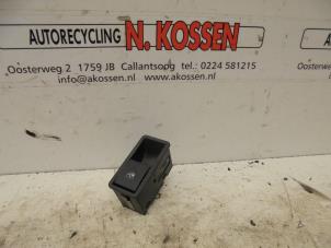 Gebruikte Elektrisch Raam Schakelaar Opel Astra H (L48) 1.6 16V Twinport Prijs op aanvraag aangeboden door N Kossen Autorecycling BV