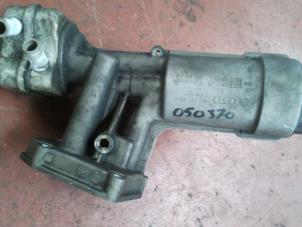 Gebruikte Oliefilterhuis Volkswagen Passat Variant (3B6) 1.9 TDI 100 Prijs op aanvraag aangeboden door N Kossen Autorecycling BV