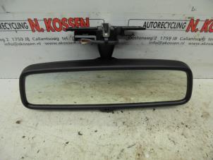 Gebruikte Binnenspiegel Opel Astra H (L48) 1.6 16V Twinport Prijs op aanvraag aangeboden door N Kossen Autorecycling BV