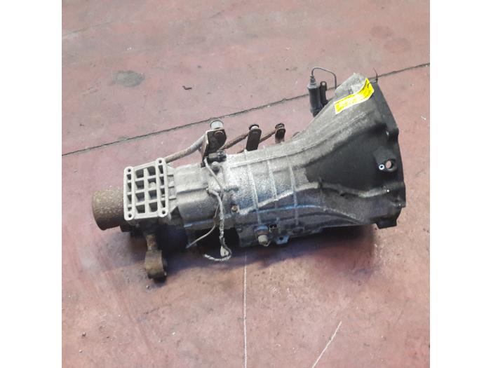 Gebruikte Versnellingsbak Hyundai H-1/Starex Travel 2.5 TD Prijs op aanvraag aangeboden door N Kossen Autorecycling BV