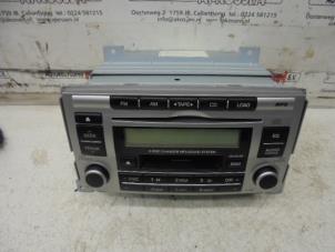 Gebruikte Radio CD Speler Hyundai Santafe Prijs op aanvraag aangeboden door N Kossen Autorecycling BV