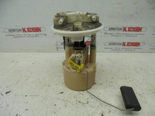 Gebruikte Benzinepomp Renault Clio II (BB/CB) 1.4 Prijs op aanvraag aangeboden door N Kossen Autorecycling BV