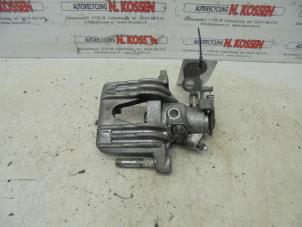 Gebruikte Remklauw (Tang) rechts-achter Opel Astra G Caravan (F35) 2.0 Di 16V Prijs op aanvraag aangeboden door N Kossen Autorecycling BV