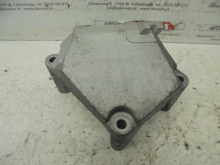 Gebruikte Motorrubber Opel Zafira (F75) 1.6 16V Prijs op aanvraag aangeboden door N Kossen Autorecycling BV