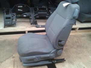 Gebruikte Voorstoel links Opel Vectra C GTS 2.0 DTI 16V Prijs op aanvraag aangeboden door N Kossen Autorecycling BV