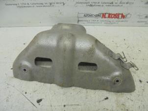 Gebruikte Hitteschild uitlaat Hyundai i10 (F5) 1.2i 16V Prijs op aanvraag aangeboden door N Kossen Autorecycling BV