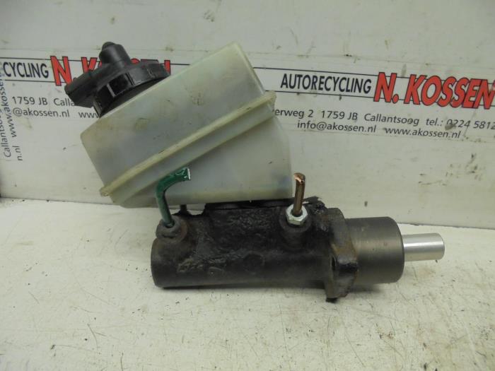 Gebruikte Hoofdremcilinder Renault Clio (B/C57/357/557/577) 1.2 Eco Kat. Prijs op aanvraag aangeboden door N Kossen Autorecycling BV