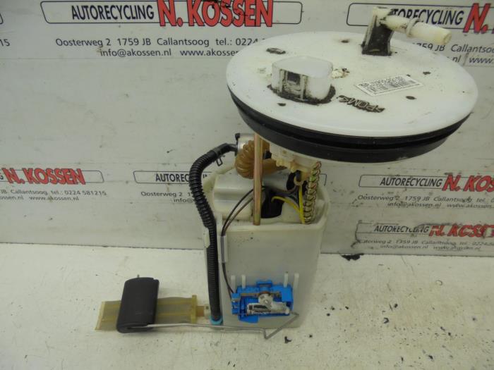 Gebruikte Brandstofpomp Elektrisch Kia Magentis (GE) 2.0 CVVT 16V Prijs op aanvraag aangeboden door N Kossen Autorecycling BV
