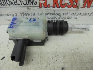 Gebruikte Motor Centrale Deurvergrendeling Smart Fortwo Coupé (451.3) Electric Drive Prijs op aanvraag aangeboden door N Kossen Autorecycling BV