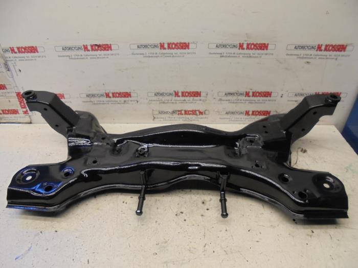 Subframe van een Volkswagen Polo V (6R) 1.4 TDI 12V 90 2016