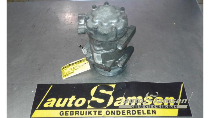 Aircopomp van een Dacia Logan MCV I (KS) 1.6 16V 2009