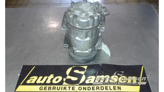 Aircopomp van een Dacia Logan MCV I (KS) 1.6 16V 2009