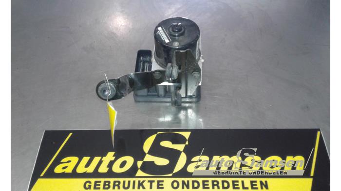 Gebruikte ABS Pomp Volvo V50 (MW) 2.4 20V Prijs € 100,00 Margeregeling aangeboden door Auto Samsen B.V.