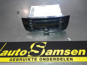 Gebruikte Radio CD Speler Fiat Punto Evo (199) 1.2 Euro 5 Prijs € 150,00 Margeregeling aangeboden door Auto Samsen B.V.