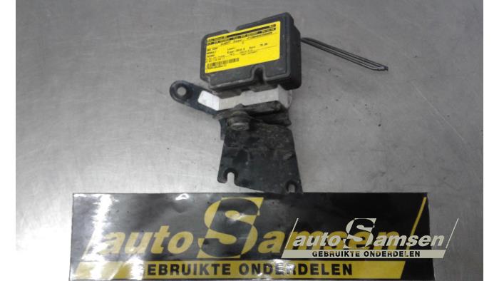 Gebruikte ABS Pomp Renault Twingo II (CN) 1.2 16V Prijs € 75,00 Margeregeling aangeboden door Auto Samsen B.V.