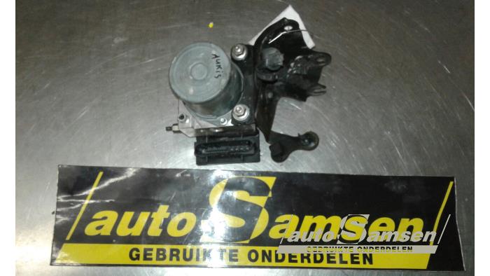 Gebruikte ABS Pomp Toyota Auris (E15) 1.4 VVT-i 16V Prijs € 75,00 Margeregeling aangeboden door Auto Samsen B.V.
