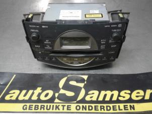 Gebruikte Radio CD Speler Toyota RAV4 (A3) 2.2 D-CAT 16V 4x4 Prijs € 125,00 Margeregeling aangeboden door Auto Samsen B.V.