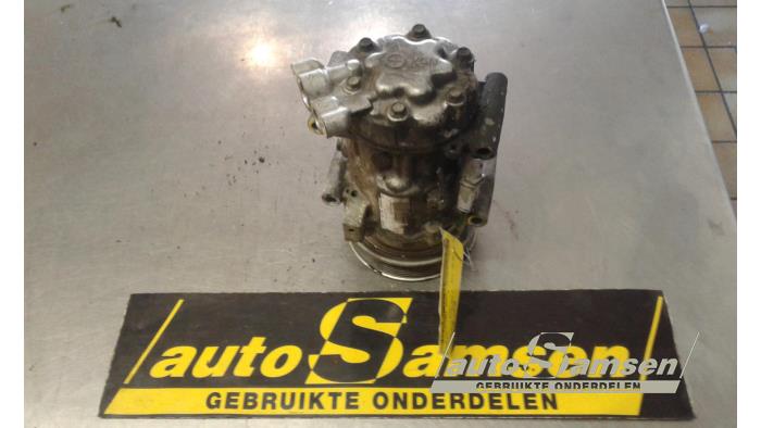 Gebruikte Pomp Airco Renault Clio III (BR/CR) 1.5 dCi FAP Prijs € 75,00 Margeregeling aangeboden door Auto Samsen B.V.