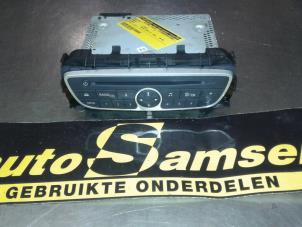 Gebruikte Radio CD Speler Renault Twingo II (CN) 1.5 dCi 90 FAP Prijs € 75,00 Margeregeling aangeboden door Auto Samsen B.V.