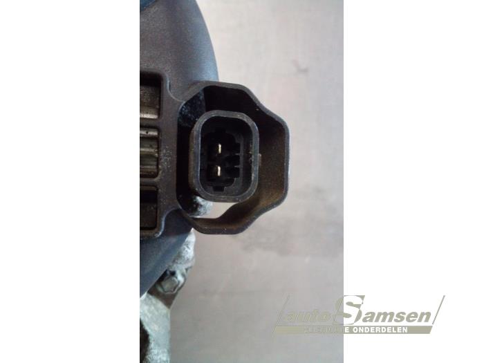 Dynamo van een Opel Astra J Sports Tourer (PD8/PE8/PF8) 1.4 Turbo 16V 2012