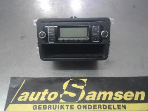 Gebruikte Radio CD Speler Volkswagen Polo V (6R) 1.2 TDI 12V BlueMotion Prijs € 150,00 Margeregeling aangeboden door Auto Samsen B.V.