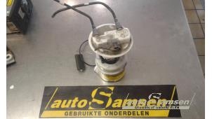 Gebruikte Tank element Pomp Renault Clio IV (5R) 0.9 Energy TCE 90 12V Prijs € 75,00 Margeregeling aangeboden door Auto Samsen B.V.