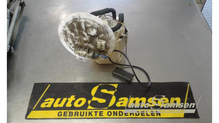Gebruikte Tank element Pomp Opel Astra H SW (L35) 1.6 16V Twinport Prijs € 75,00 Margeregeling aangeboden door Auto Samsen B.V.